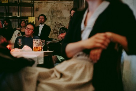 Vrážela do židlí. Duchařské povídky a gotika