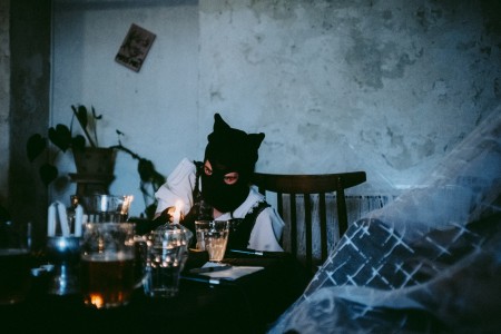 Vrážela do židlí. Duchařské povídky a gotika