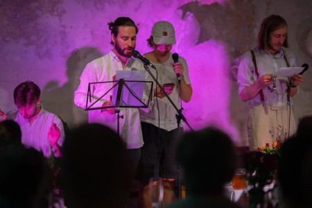 Hostina! Křest 117. čísla revue Prostor