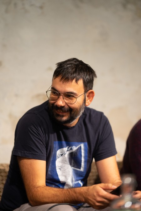 Debata o knize Nad propastí