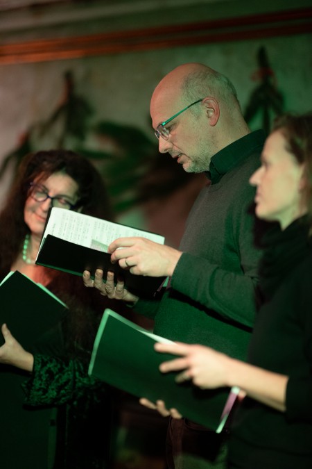 Šance na uzdravení: Křest 118. revue Prostor