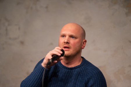 V chapadlech murmuru: Debata o současné literatuře