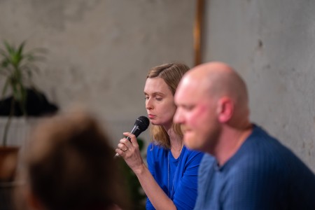 V chapadlech murmuru: Debata o současné literatuře