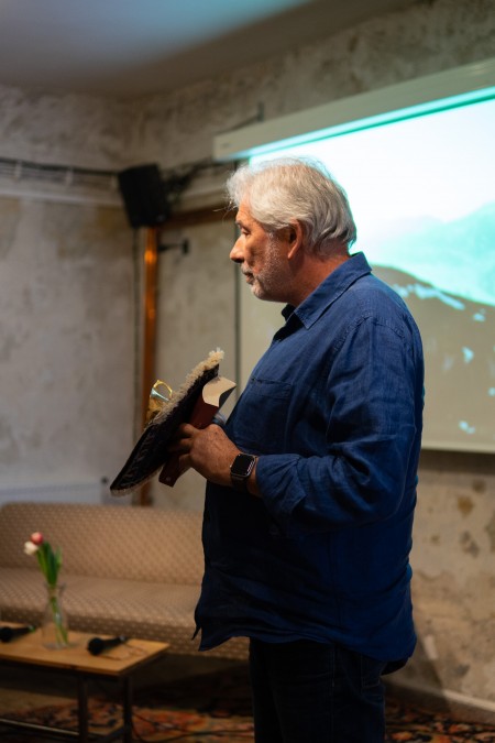 Sari gelin a literatura kavkazského regionu