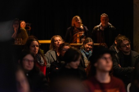 Pijí nakladatelé šampaňské z lebek svých autorů?