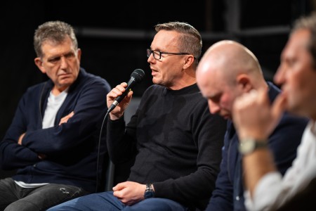 Pijí nakladatelé šampaňské z lebek svých autorů?