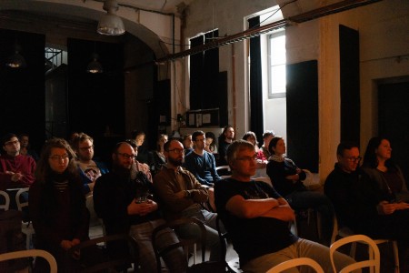 Proč mají distributoři 50 procent z ceny knih? | Debata