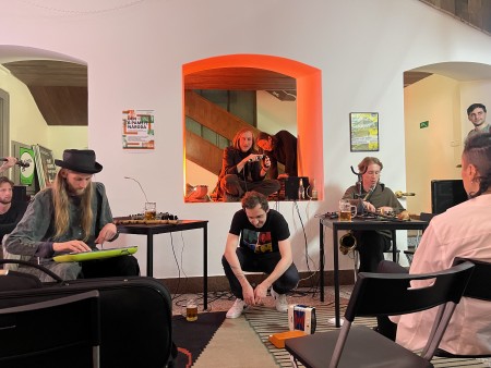 RP na cestách: vzdělávání & básnický jam