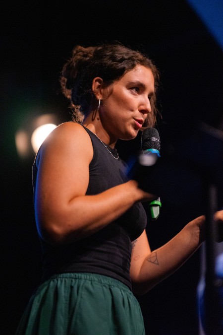 HYB4 Čítárna: Reporter Slam RefuFest