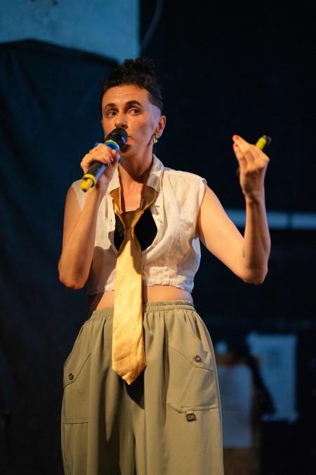 HYB4 Čítárna: Reporter Slam RefuFest