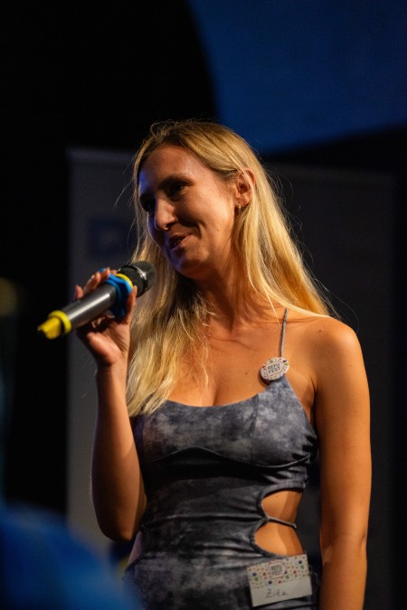 HYB4 Čítárna: Reporter Slam RefuFest