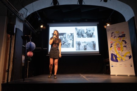 HYB4 Čítárna: Reporter Slam RefuFest
