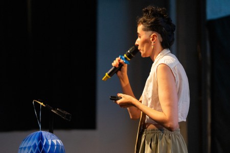 HYB4 Čítárna: Reporter Slam RefuFest