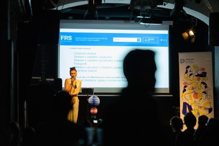 HYB4 Čítárna: Reporter Slam RefuFest