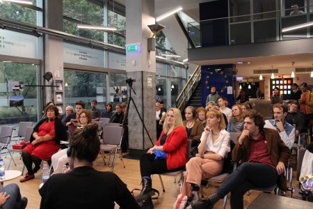 O nezávislosti kultury a kulturních médií v zemích V4 // Cseh tenger Budapesten