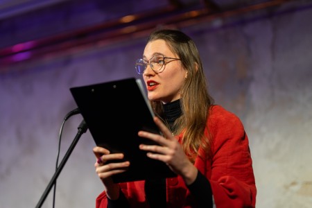 Poezie za hranicemi | Básnické čtení