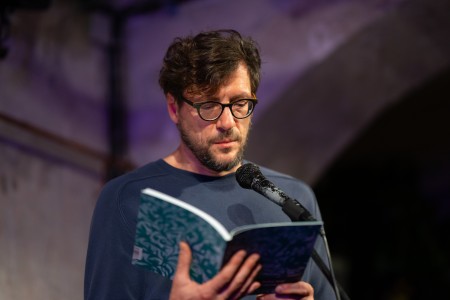 Poezie za hranicemi | Básnické čtení