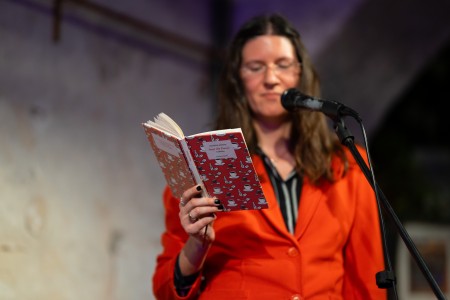 Poezie za hranicemi | Básnické čtení