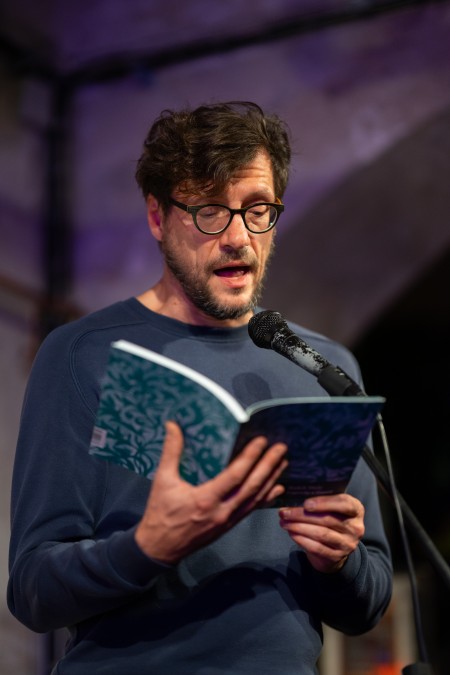 Poezie za hranicemi | Básnické čtení