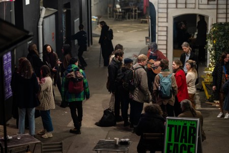 HYB4 Čítárna: Od frustrace k akci: Diskuze o alternativních komunitách