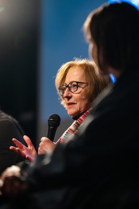 HYB4 Čítárna: Od frustrace k akci: Diskuze o alternativních komunitách