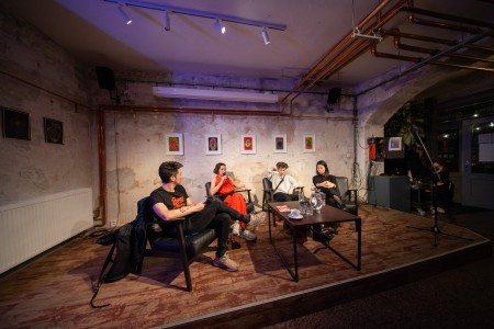 HYB4 Čítárna: Mezi poezií a poezií: od slamových exhibic k vlastní sbírce