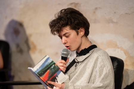 HYB4 Čítárna: Mezi poezií a poezií: od slamových exhibic k vlastní sbírce