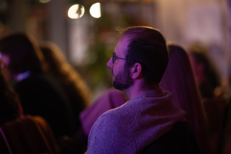 HYB4 Čítárna: Mezi poezií a poezií: od slamových exhibic k vlastní sbírce