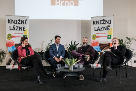 Diskuse s (šéf)redaktory tří literárních časopisů – Host, Tvar a Revue Prostor na Knižních lázních Brno 2026