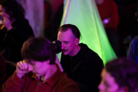 HYB4 Čítárna & Plav: Když bizoni popíjej v kamioňáckym bistru