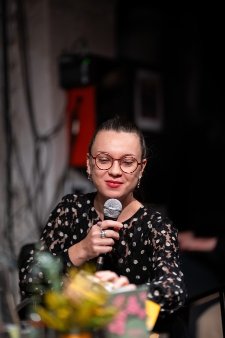 HYB4 Čítárna: Všechny vůně oleandru