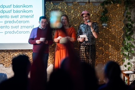 HYB4 Čítárna: Hrajte ještě dál | uvedení + karaoke