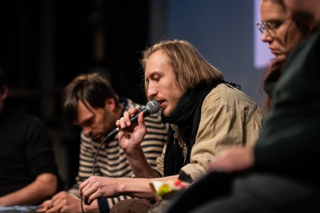 HYB4 Čítárna: Debata Ceny literární kritiky nad nominacemi za poezii 2025