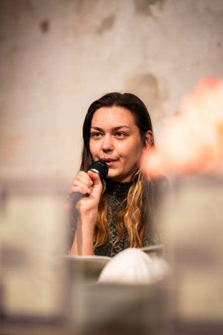 HYB4 Čítárna: OMLATINA: Luz & Kamila Schewczuková