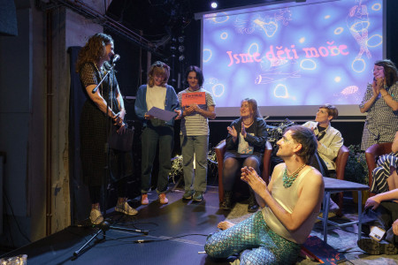 HYB4 Čítárna: Jsme děti moře | uvedení Revue Prostor 125