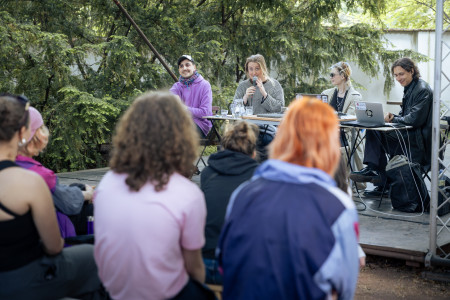Debata Revue Prostor: Zvuk mezi pamětí, remixem, uměleckou a kritickou praxí