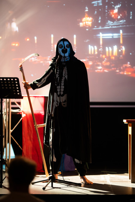 HYB4 Čítárna: Kabaret chimér